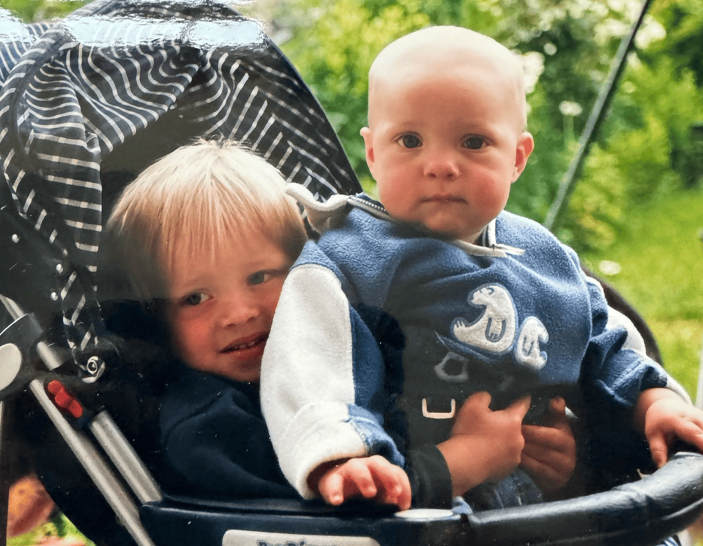 Moritz und Hugo Osterhaus als Kinder im Kinderwagen
